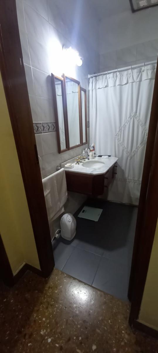 CASA DE 3 AMBIENTES CON COCHERA OPORTUNIDAD EN BANFIELD ESTE — foto 15