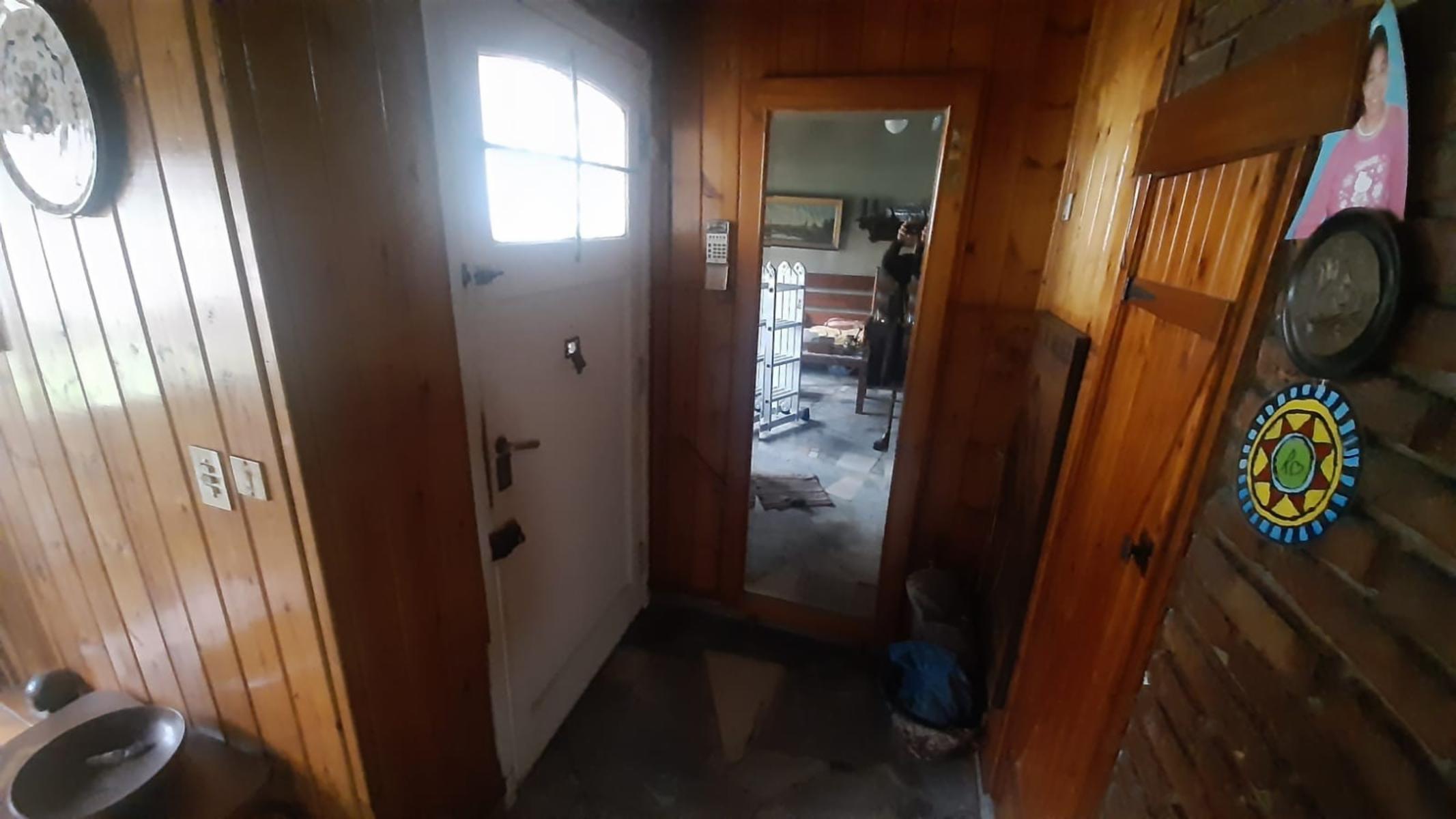 CASA DE 4 AMBIENTES A METROS DE LA ESTACION DE TREN EN CLAYPOLE - APTA VARIOS USOS — foto 3