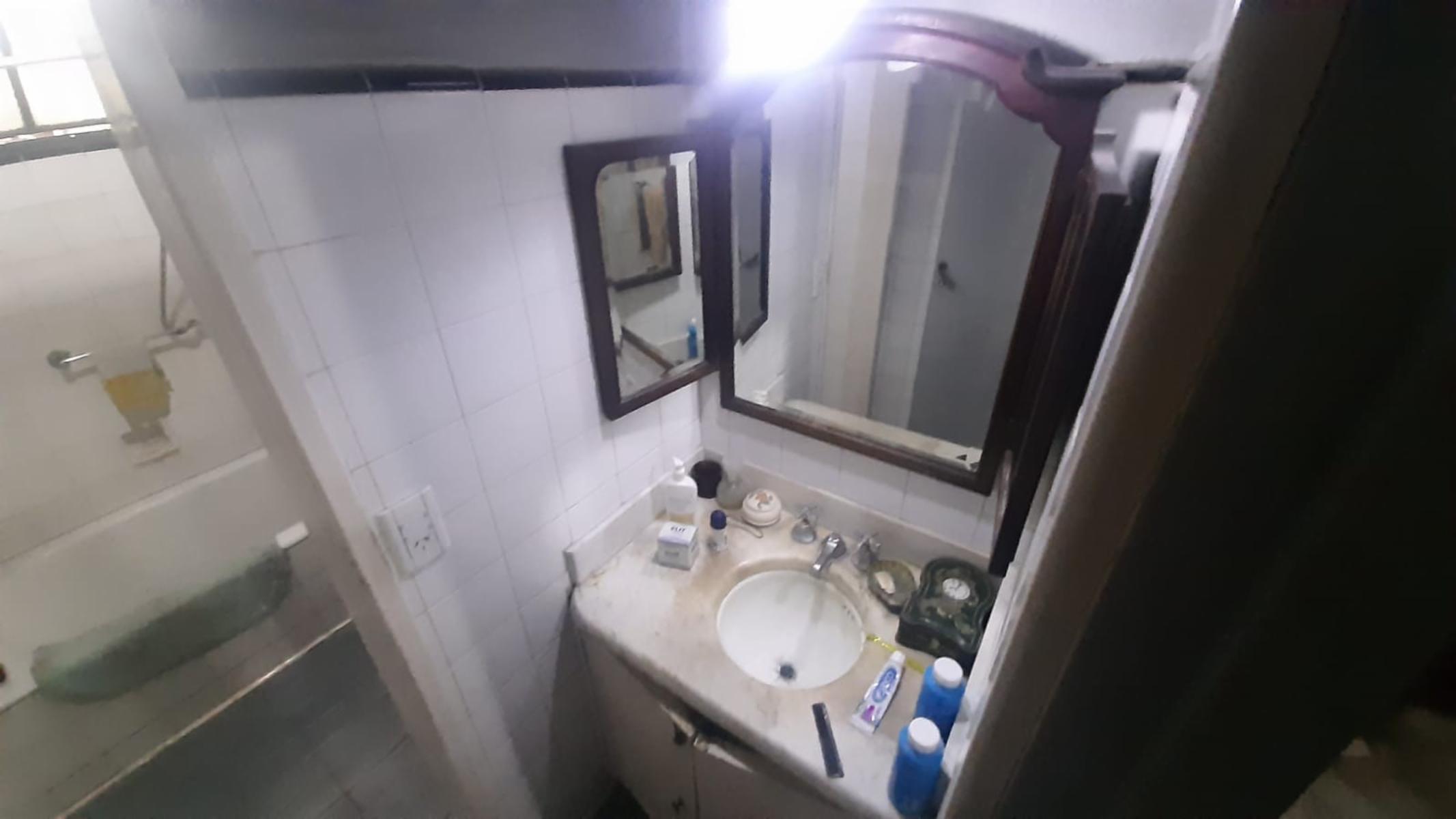 CASA DE 4 AMBIENTES A METROS DE LA ESTACION DE TREN EN CLAYPOLE - APTA VARIOS USOS — foto 11