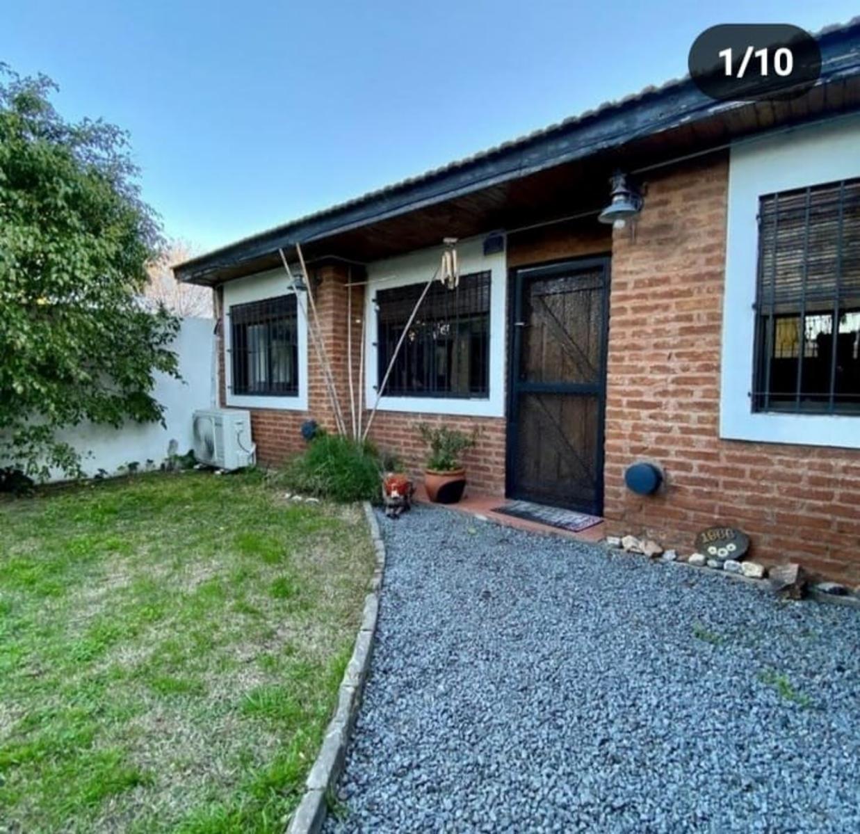 Casa de 3 ambientes con pileta a una cuadra del parque Ramon Carrillo — foto 11