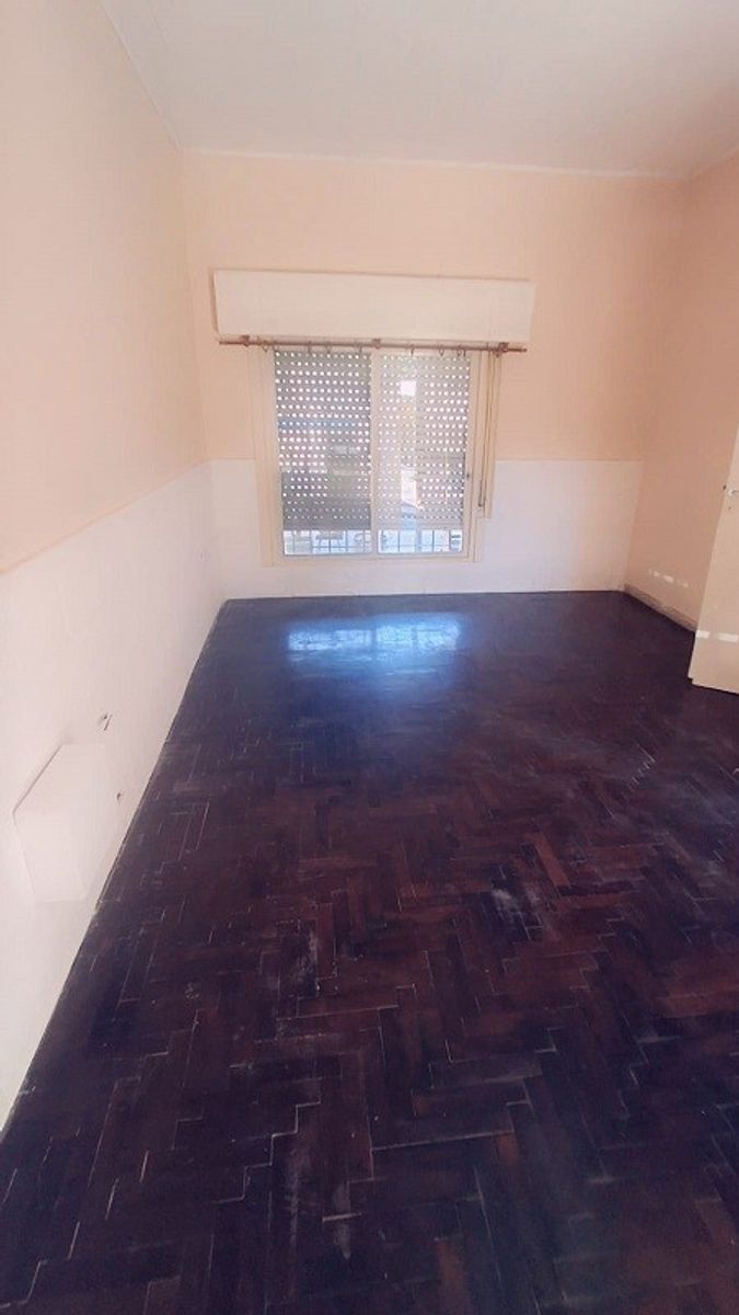 LINDA CASA TIPO AMERICANA EN CLAYPOLE CERCANA AL CENTRO COMERCIAL Y LAESTACION DE TREN — foto 6
