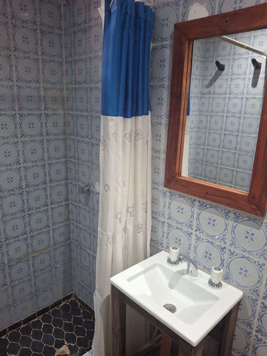 LINDA CASA TIPO AMERICANA EN CLAYPOLE CERCANA AL CENTRO COMERCIAL Y LAESTACION DE TREN — foto 8