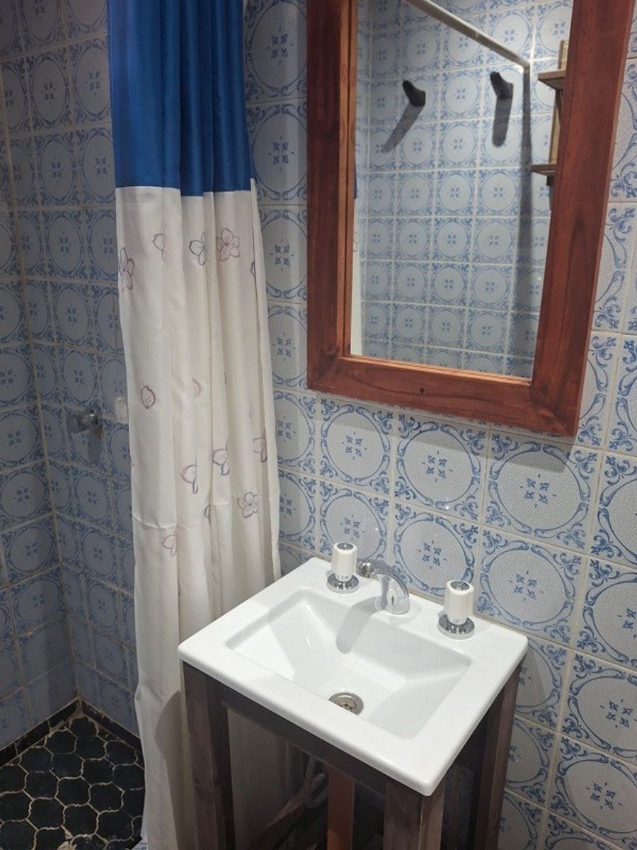 LINDA CASA TIPO AMERICANA EN CLAYPOLE CERCANA AL CENTRO COMERCIAL Y LAESTACION DE TREN — foto 9