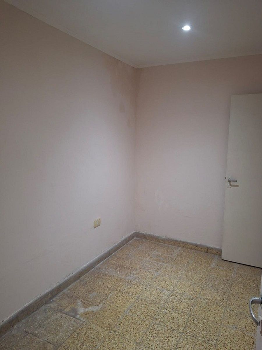 LINDA CASA TIPO AMERICANA EN CLAYPOLE CERCANA AL CENTRO COMERCIAL Y LAESTACION DE TREN — foto 11