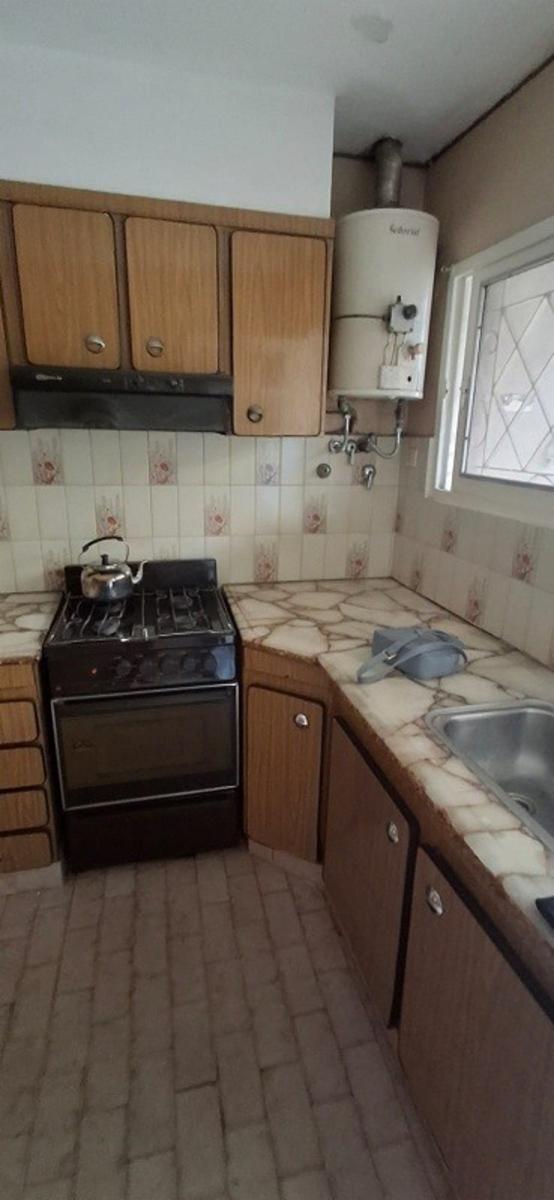 LINDO CHALET EN ESQUINA DE 3 AMBIENTES CON COCHERA EN TEMPERLEY OESTEAPTO CREDITO — foto 9