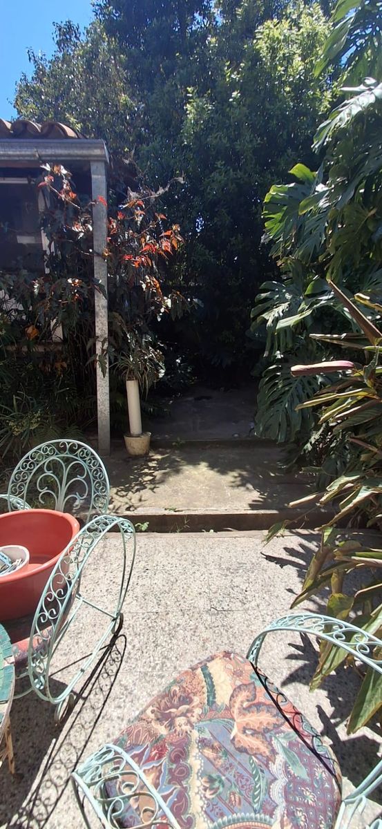 MUY BUEN CHALET DE 4 AMBIENTES CON COCHERA Y QUINCHO — foto 9