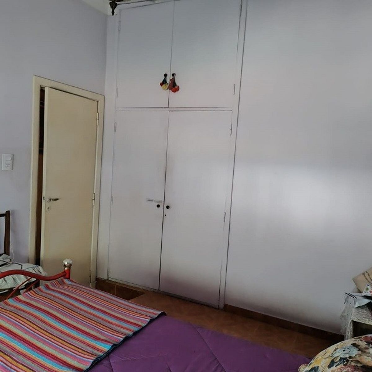 MUY BUEN CHALET DE 4 AMBIENTES CON COCHERA Y QUINCHO — foto 13