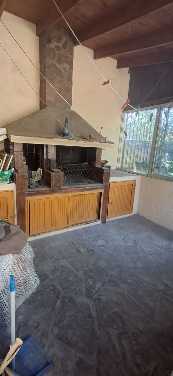 MUY BUEN CHALET DE 4 AMBIENTES CON COCHERA Y QUINCHO — foto 14