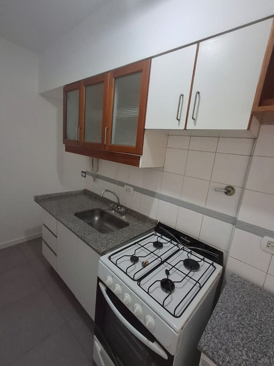 IMPECABLE DEPARTAMENTO EN LOMITAS APTO PROFESIONAL - 3