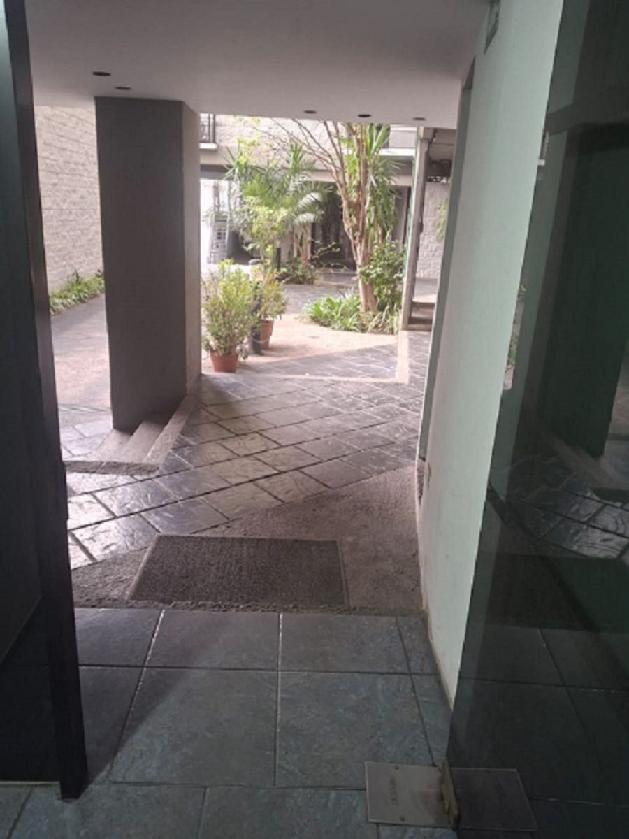 IMPECABLE DEPARTAMENTO EN LOMITAS APTO PROFESIONAL - 8