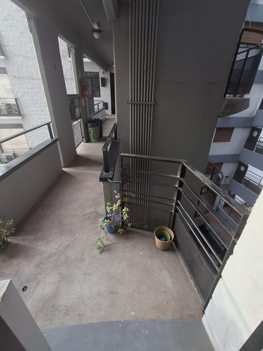 IMPECABLE DEPARTAMENTO EN LOMITAS APTO PROFESIONAL - 22