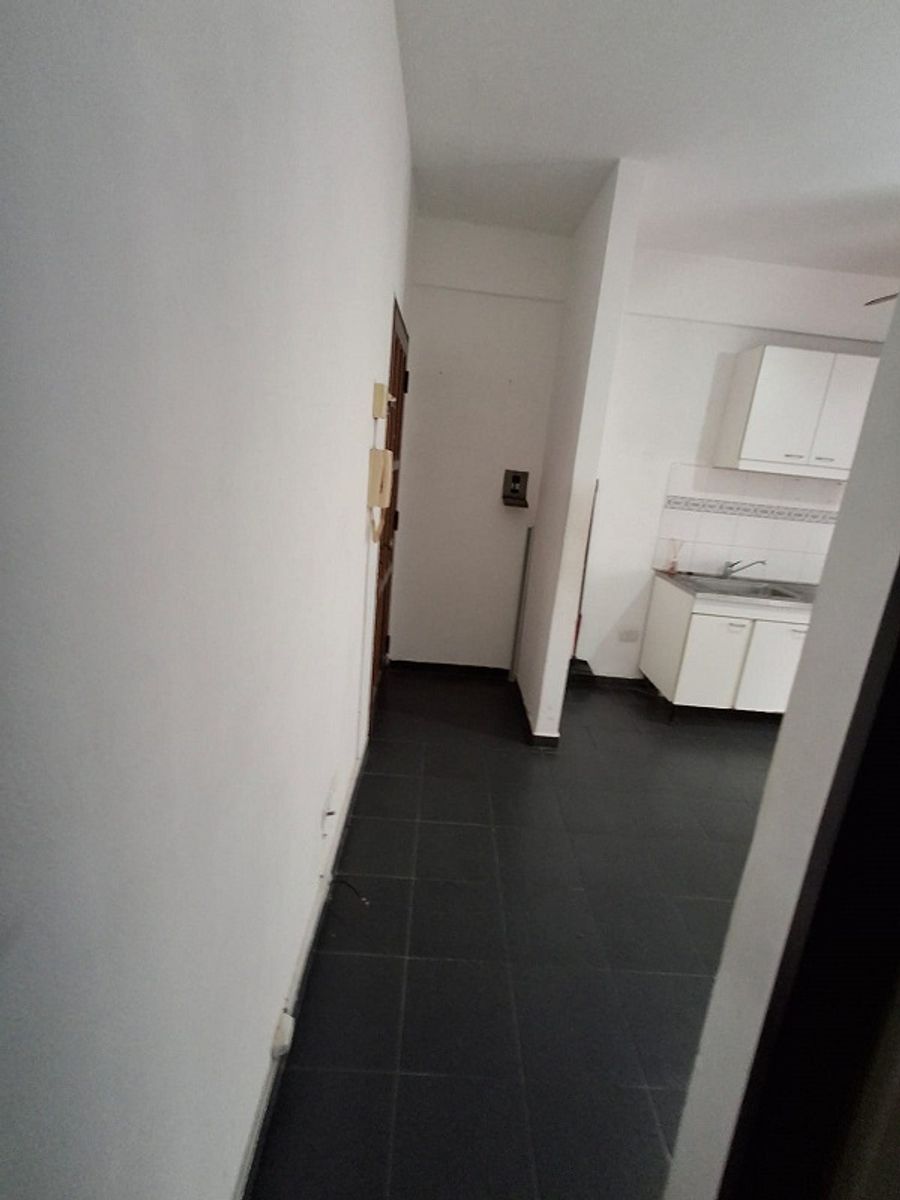 MUY LINDO PH EN PLANTA BAJA EN BANFIELD OESTE A METROS DE HIPOLITO IRIGOYEN - 13