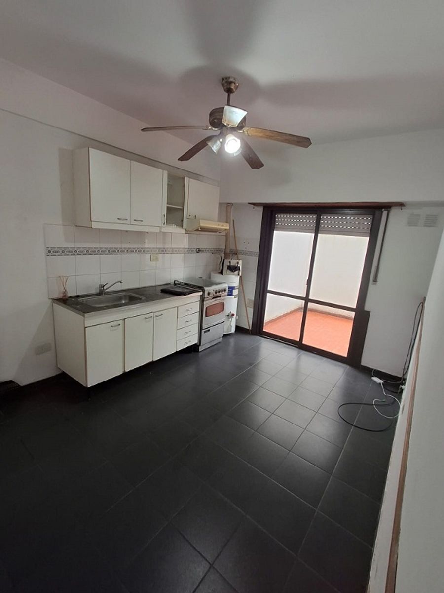 MUY LINDO PH EN PLANTA BAJA EN BANFIELD OESTE A METROS DE HIPOLITO IRIGOYEN - 14