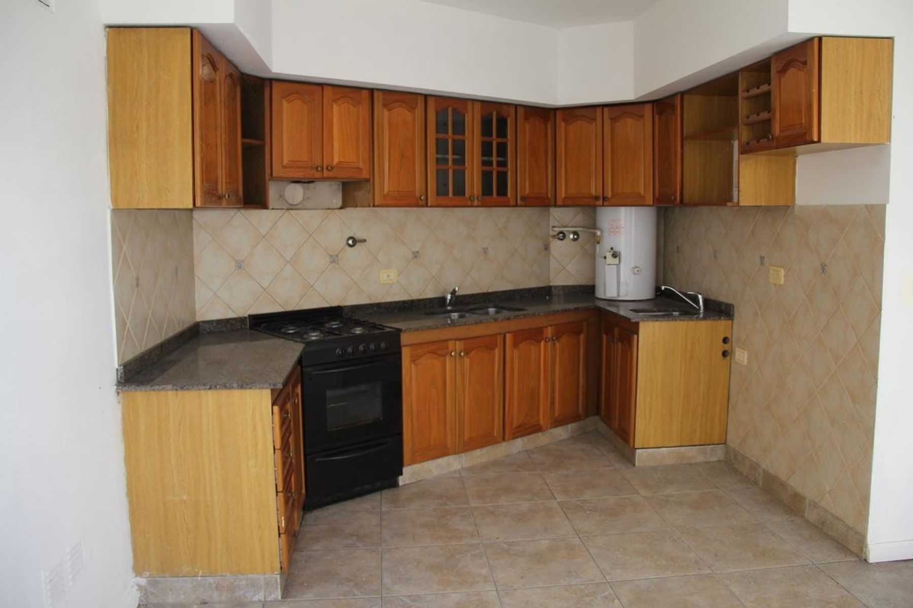 AMPLIO DUPLEX 4 AMBIENTES EN ESQUINA ESTRATEGICA EN ADROGUE - 3