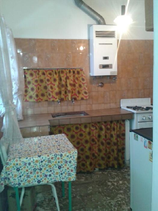 SE VENDE MUY LINDA CASA DE 3 AMBIENTES CON COCHERA PASANTE Y AMPLIO FONDO EN LA FALDA, CÓRDOBA — foto 4