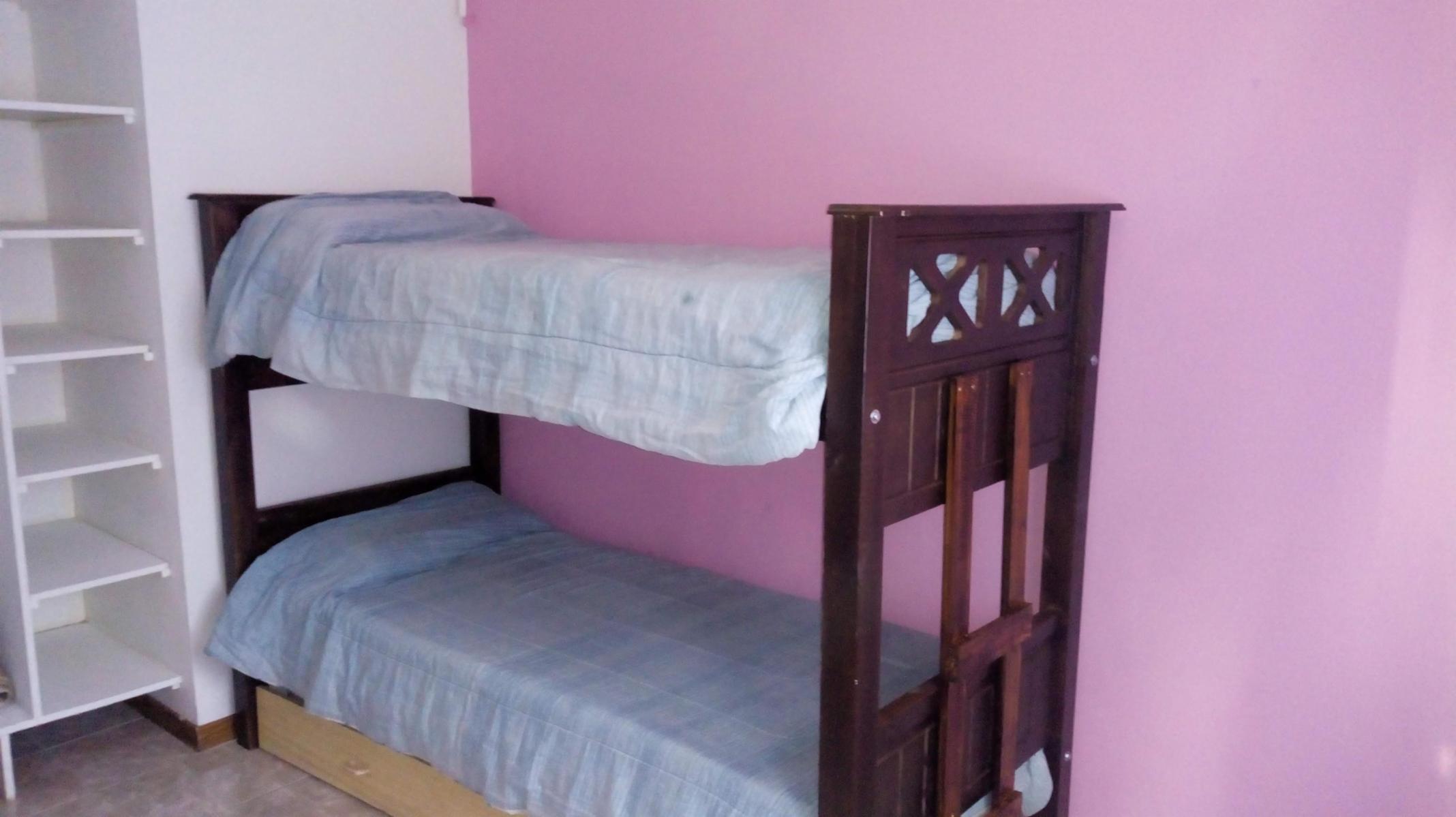 Casa De Barrio Con Todos Los Servicios — foto 2