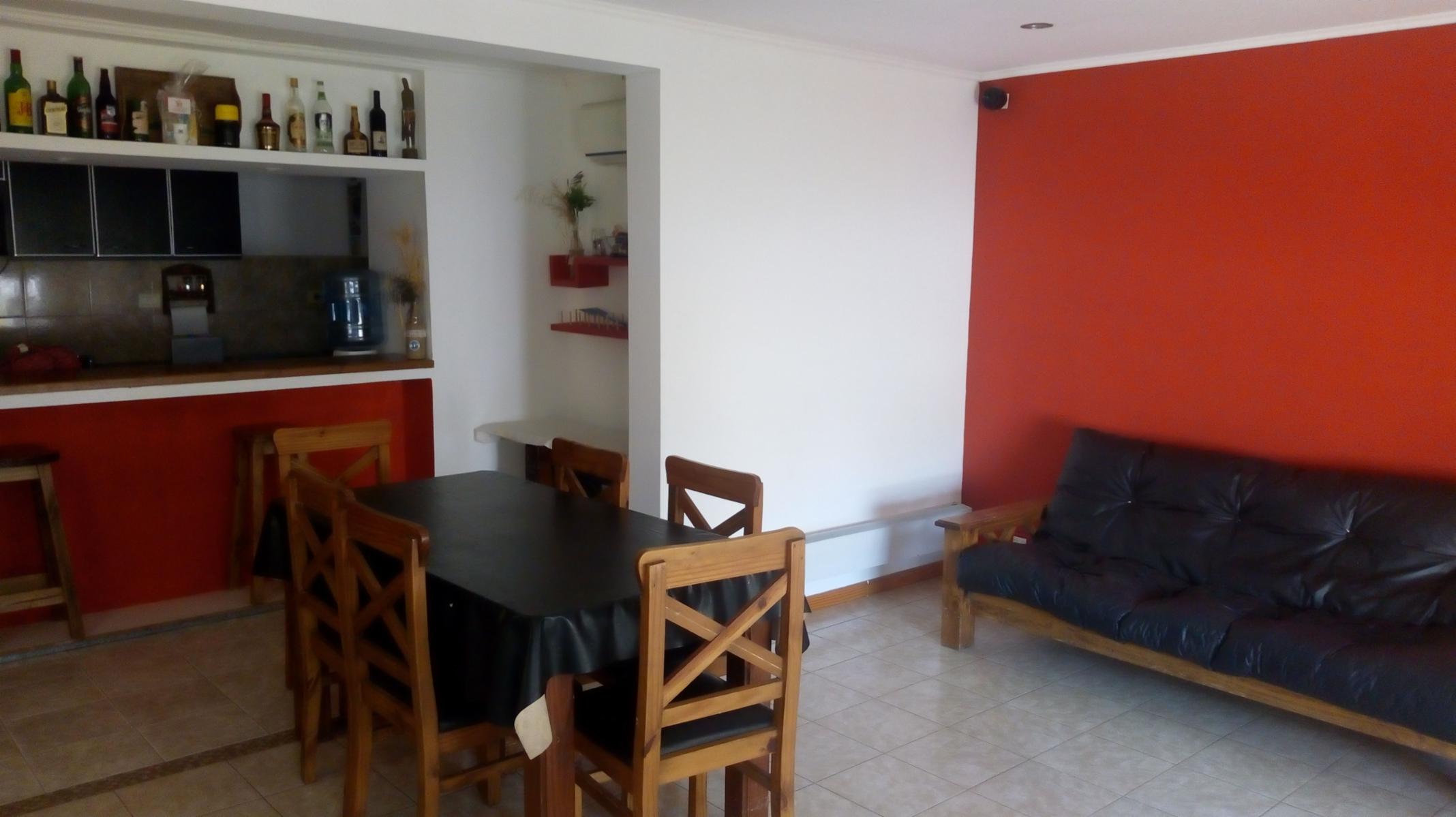Casa De Barrio Con Todos Los Servicios — foto 12