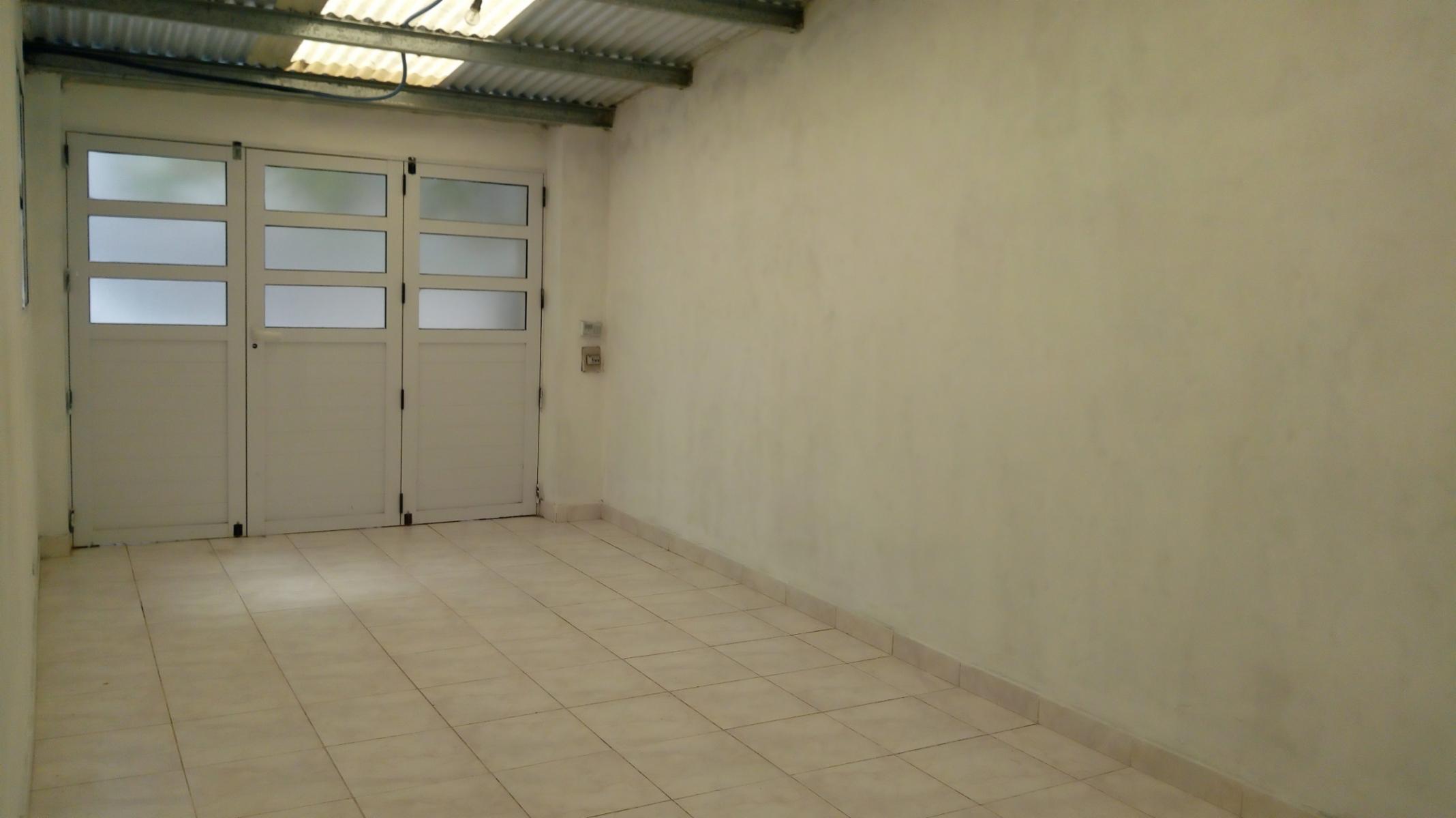 Casa De Barrio Con Todos Los Servicios — foto 14