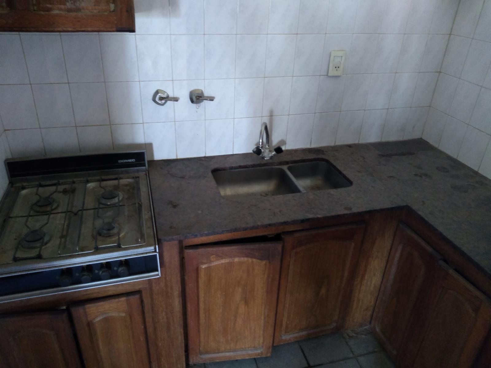Oportunidad. Casa Y 2 Duplex En Monte Hermoso — foto 4