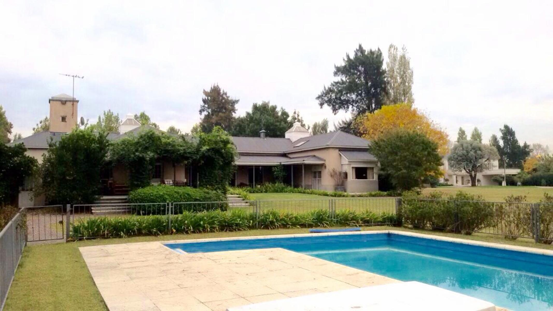EXCELENTE CASA A LA VENTA EN FARM CLUB ( IMPECABLE) — foto 6