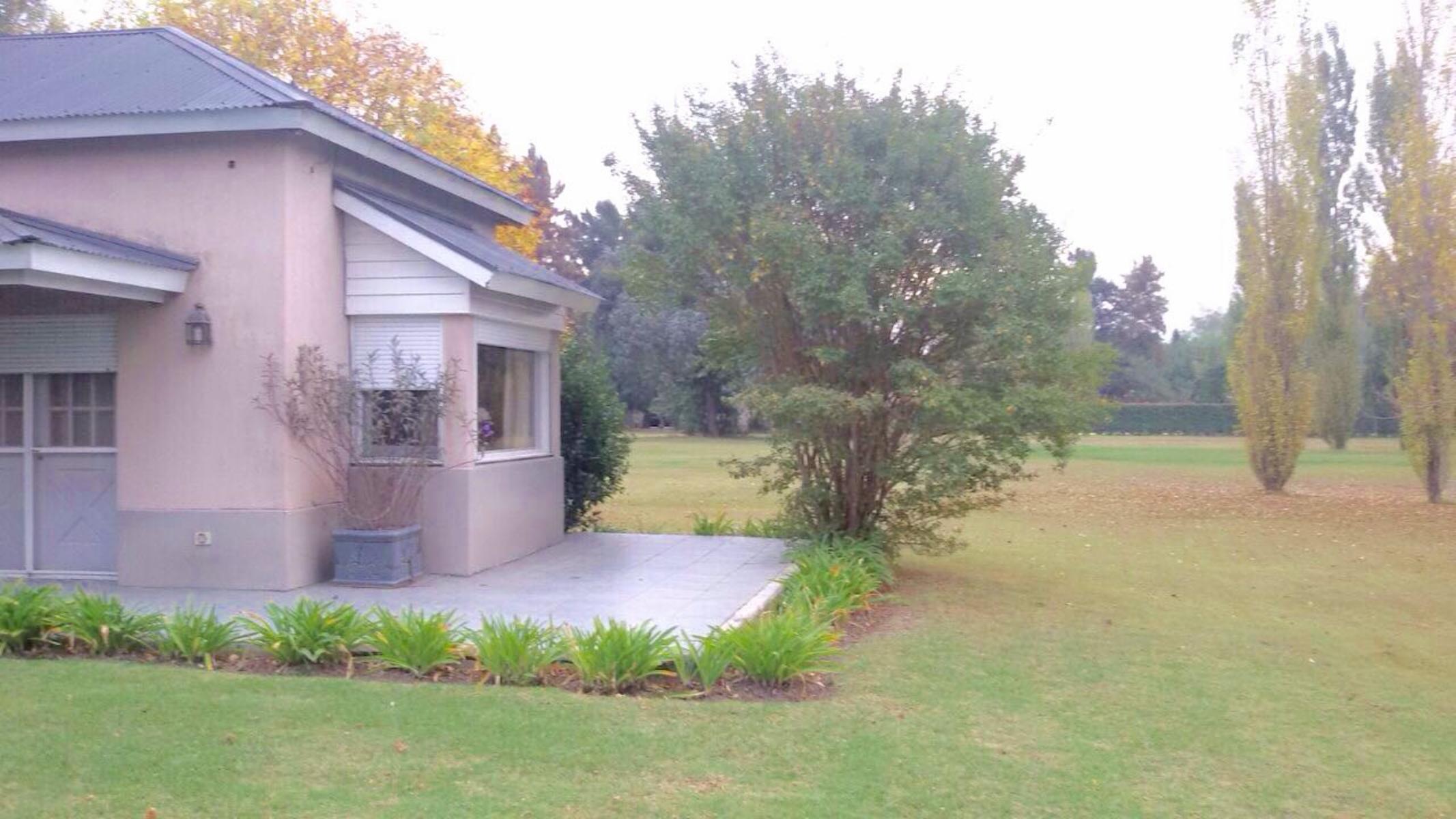 EXCELENTE CASA A LA VENTA EN FARM CLUB ( IMPECABLE) — foto 10