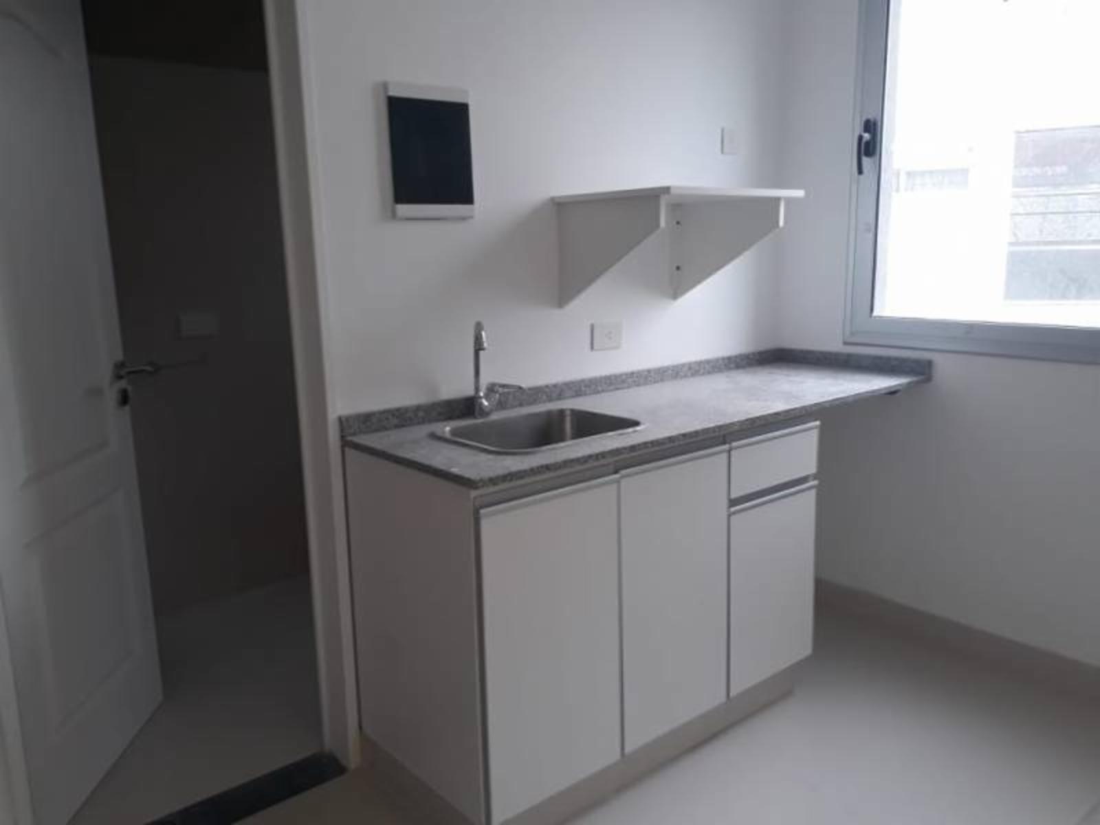 MONOMABIENTE super Luminoso- $10.000 CON COCHERA MAS IVA - Edificio Onix - frente a POLO I - 2