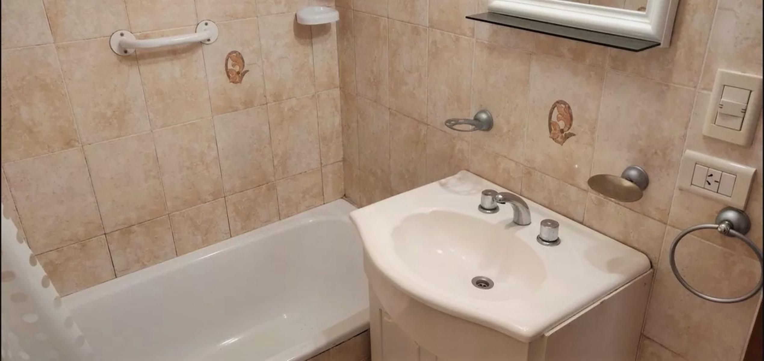 Inmobiliaria vende departamento 3am C/Cochera Poscina en Aahro muy luminoso