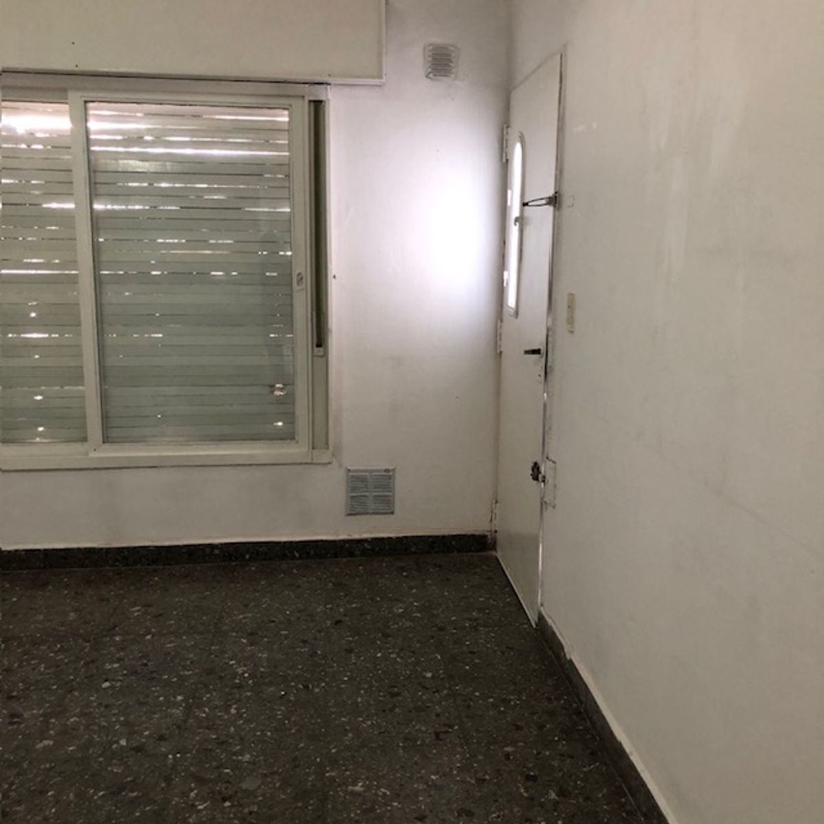 Muy buen departamento en PB - 12