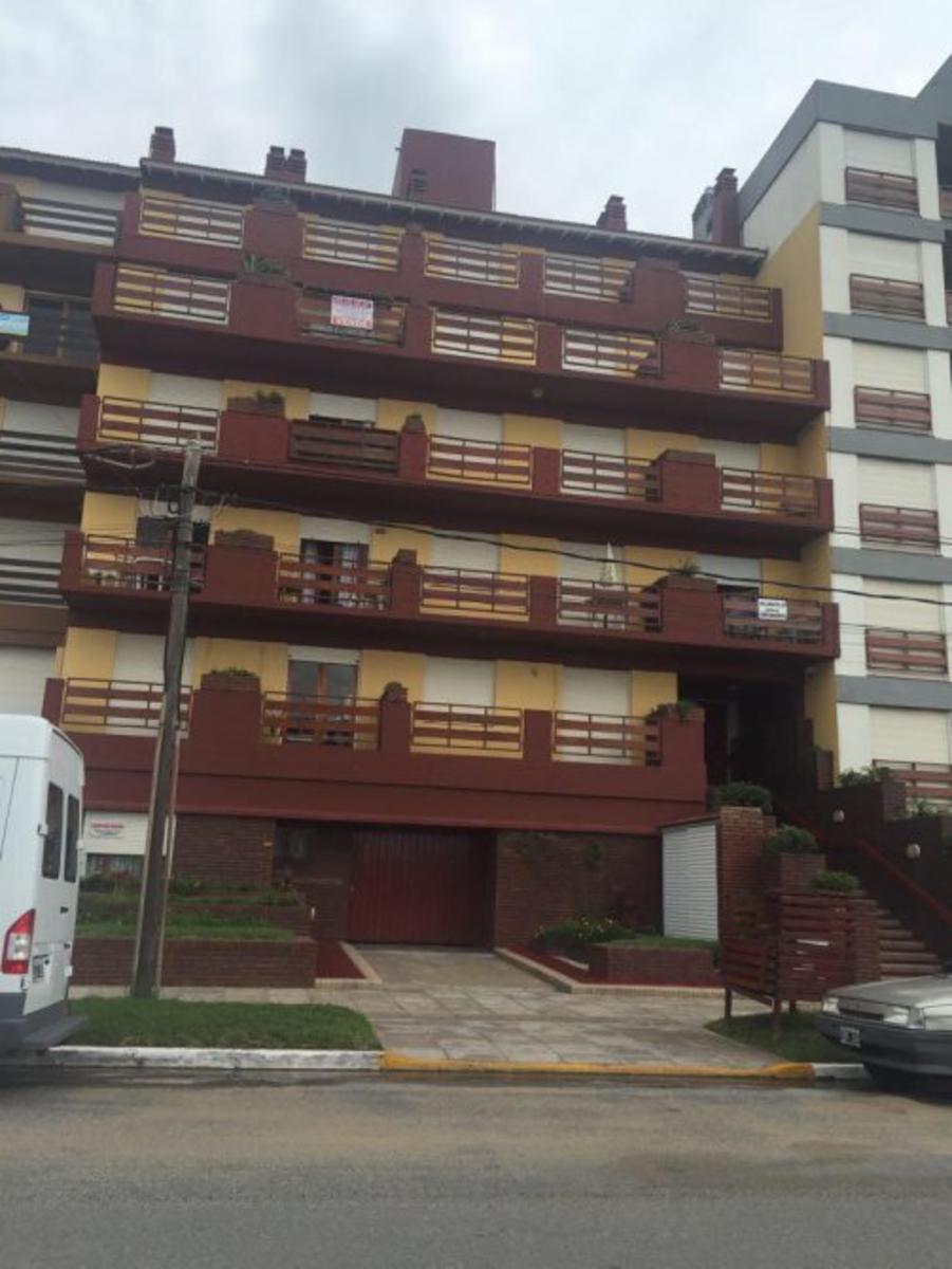 3 AMB. EN DUPLEX CON VISTA AL MAR, 5 A 6 PERSONAS - COCHERA CUBIERTA - WIFI