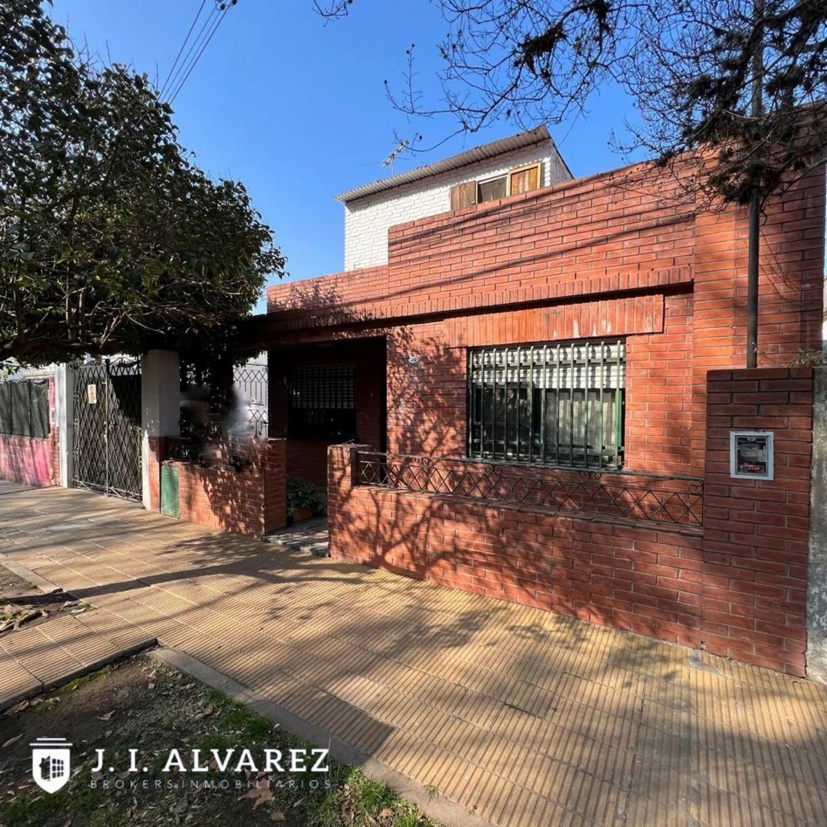 Casa Americana de 4 ambientes en El Palomar
