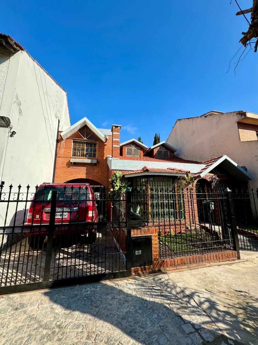 Venta chalet 4 ambientes con pileta en El Palomar — foto 3