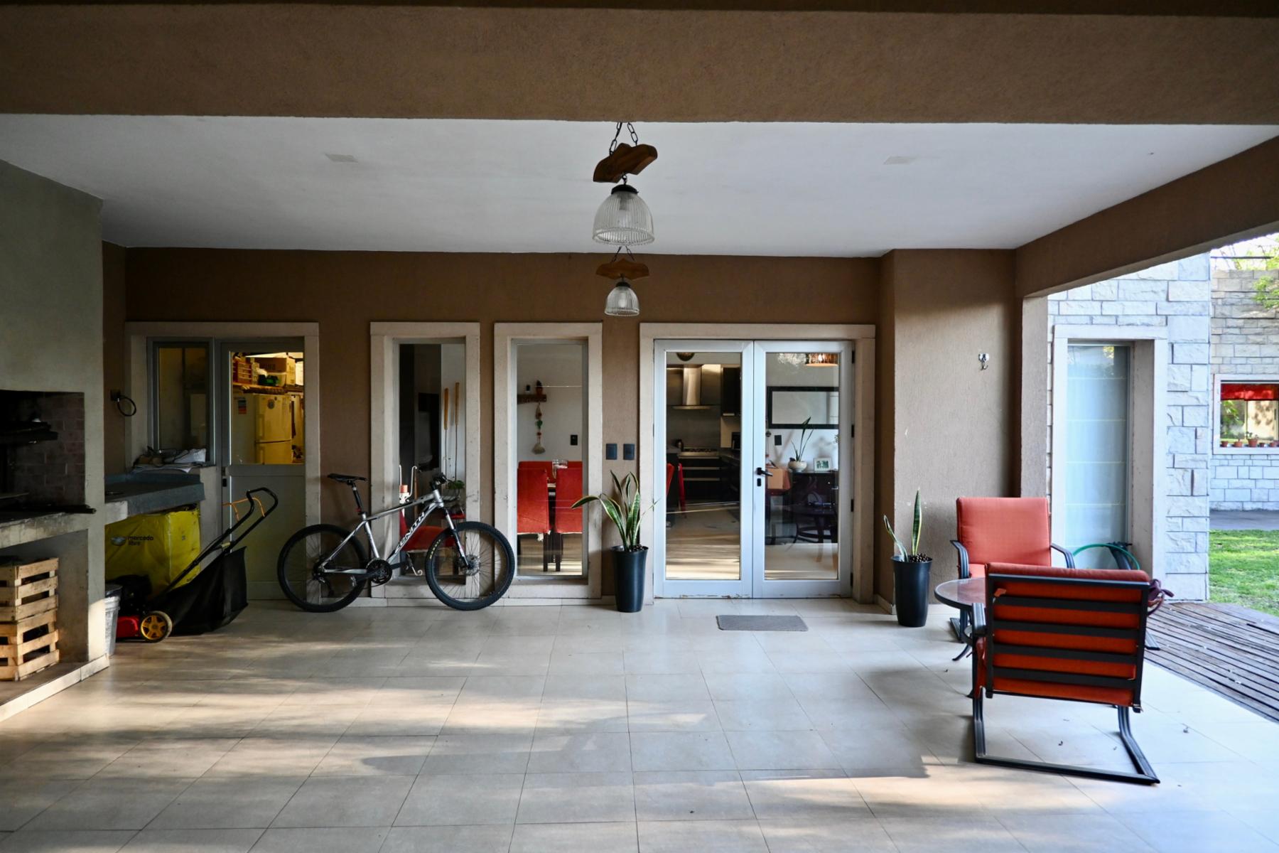 Imponente Chalet en Ciudad Jardin - El Palomar