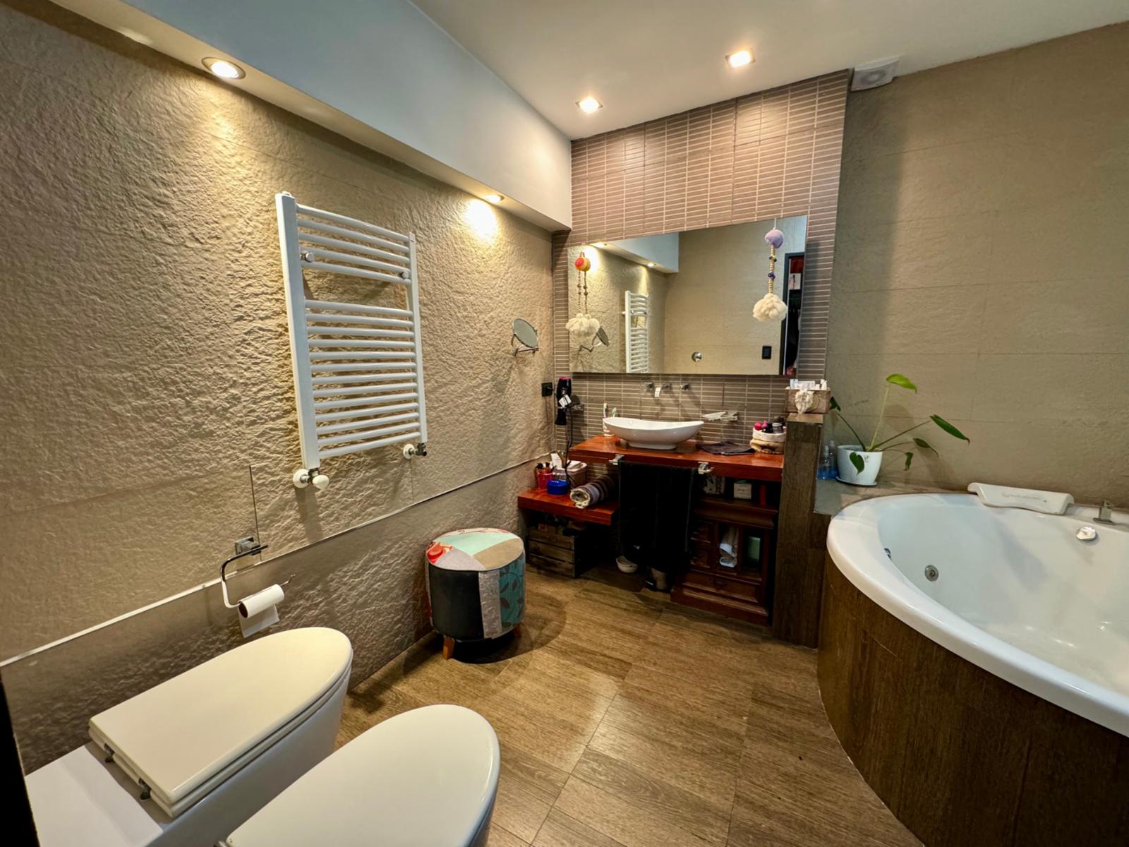 Imponente Chalet en Ciudad Jardin - El Palomar — foto 4