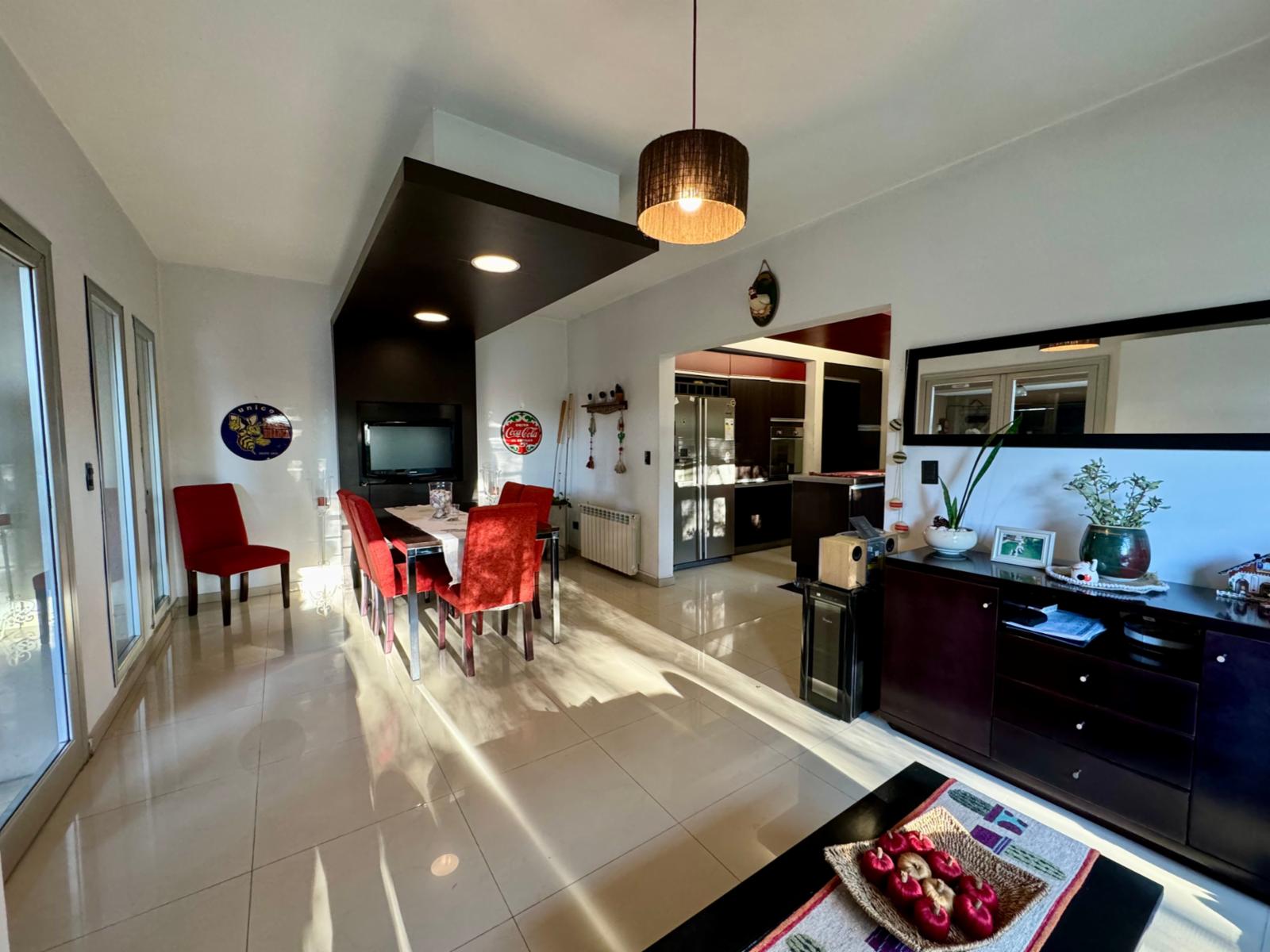 Imponente Chalet en Ciudad Jardin - El Palomar — foto 8