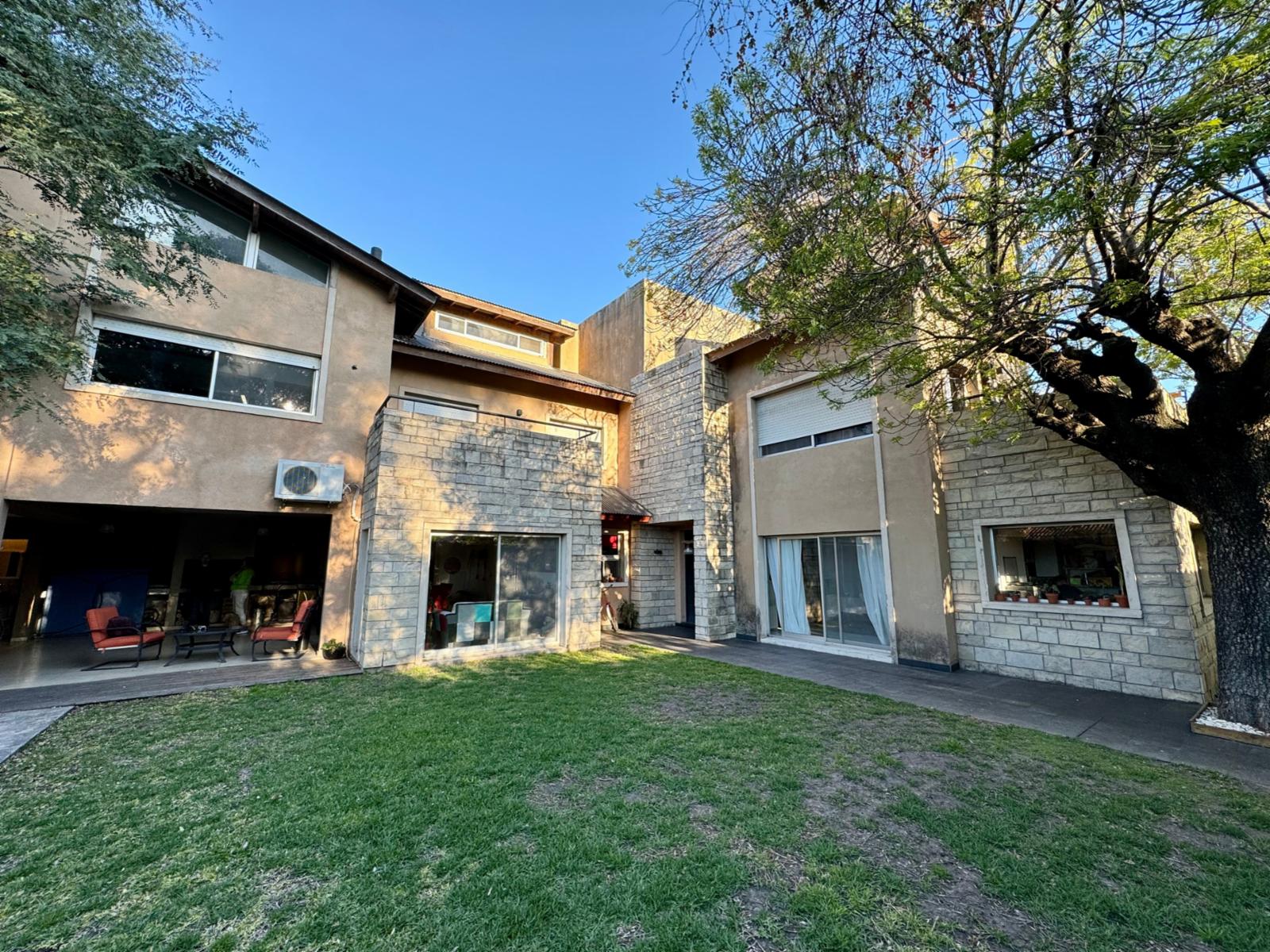 Imponente Chalet en Ciudad Jardin - El Palomar — foto 13