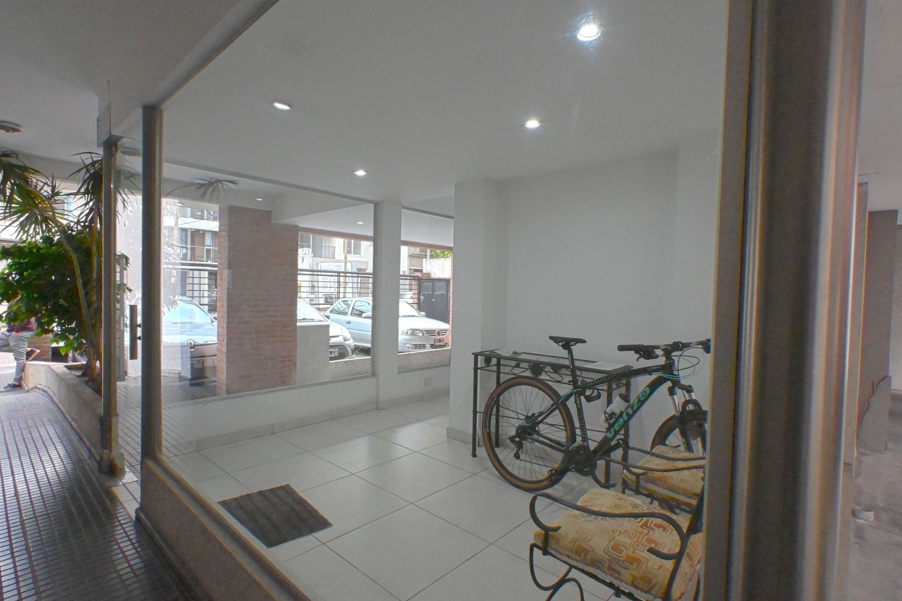 Venta Departamento 2 Ambientes Lateral En El Palomar — foto 2