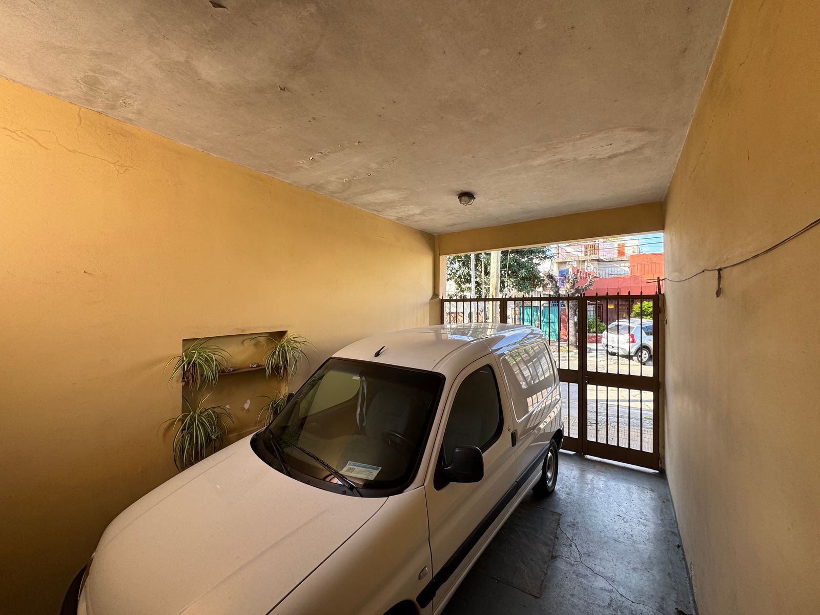 Venta Casa 4 Ambientes Con Local Al Frente En El Palomar — foto 4
