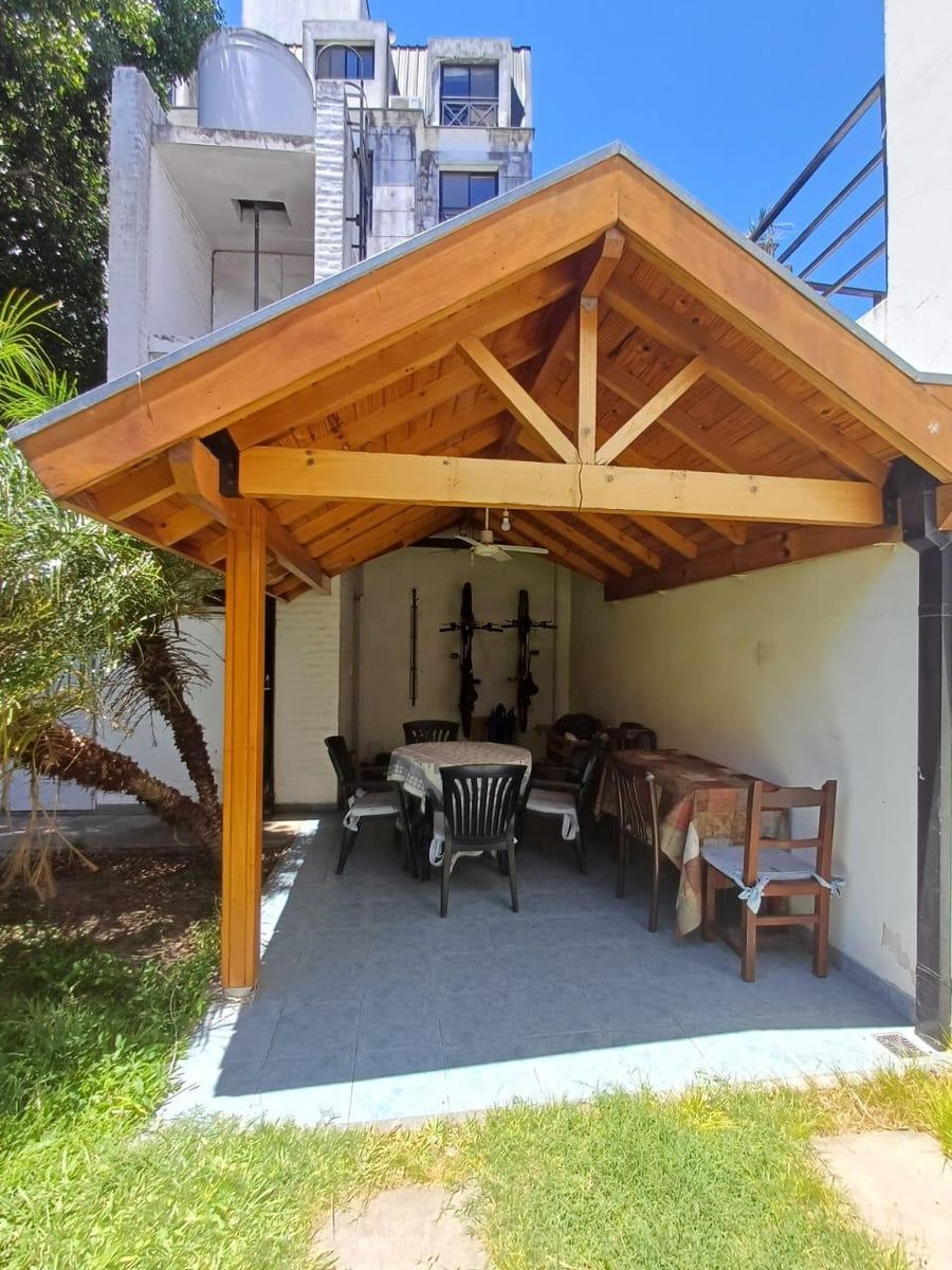 Exclusiva Propiedad Con Pileta y Quincho En Zona Residencial — foto 4