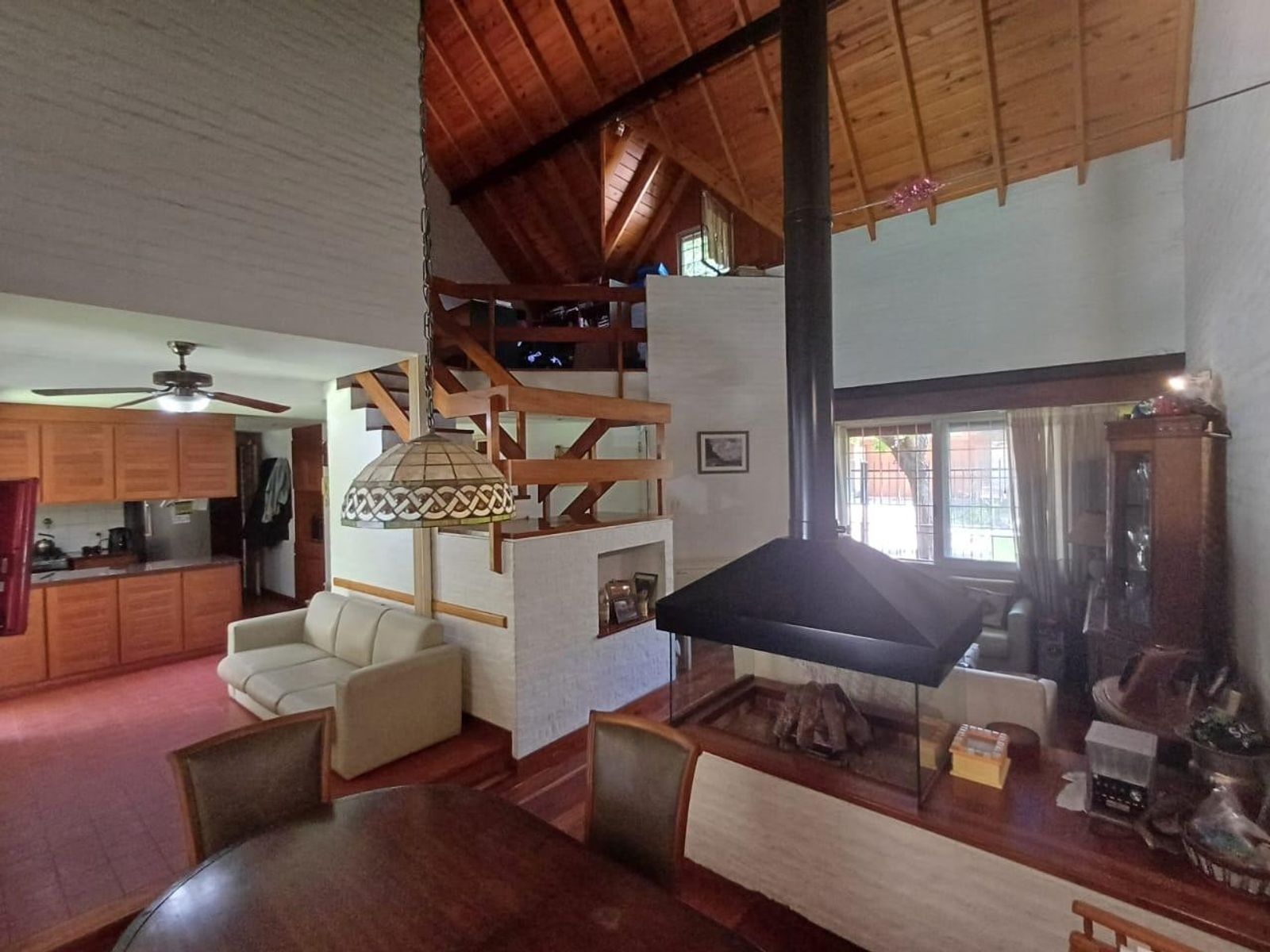 Exclusiva Propiedad Con Pileta y Quincho En Zona Residencial — foto 10
