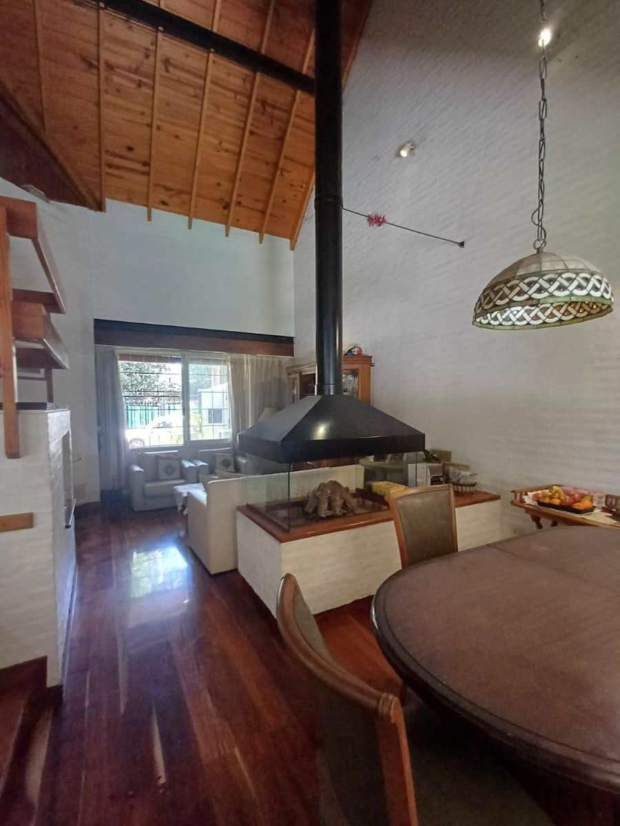 Exclusiva Propiedad Con Pileta y Quincho En Zona Residencial — foto 11
