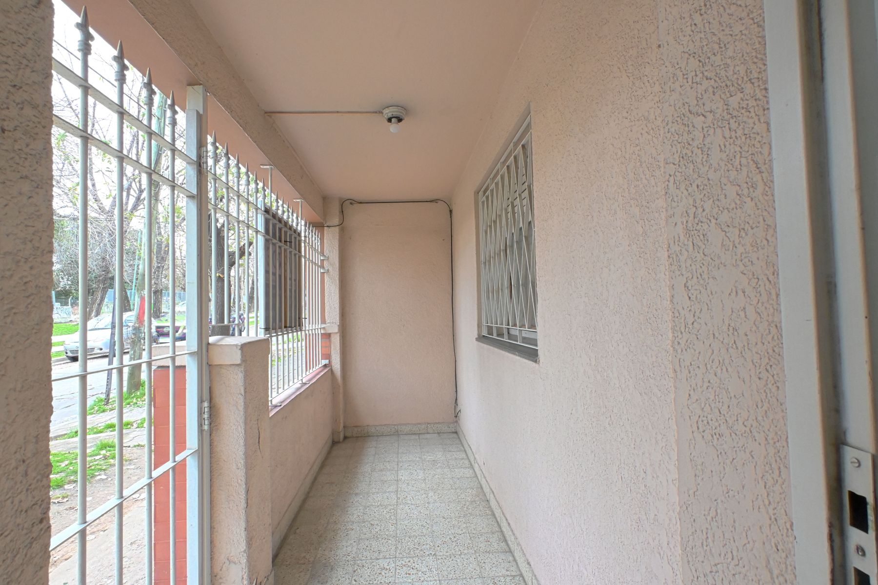 Venta Casa 4 Ambientes Con Cochera y Patio En El Palomar