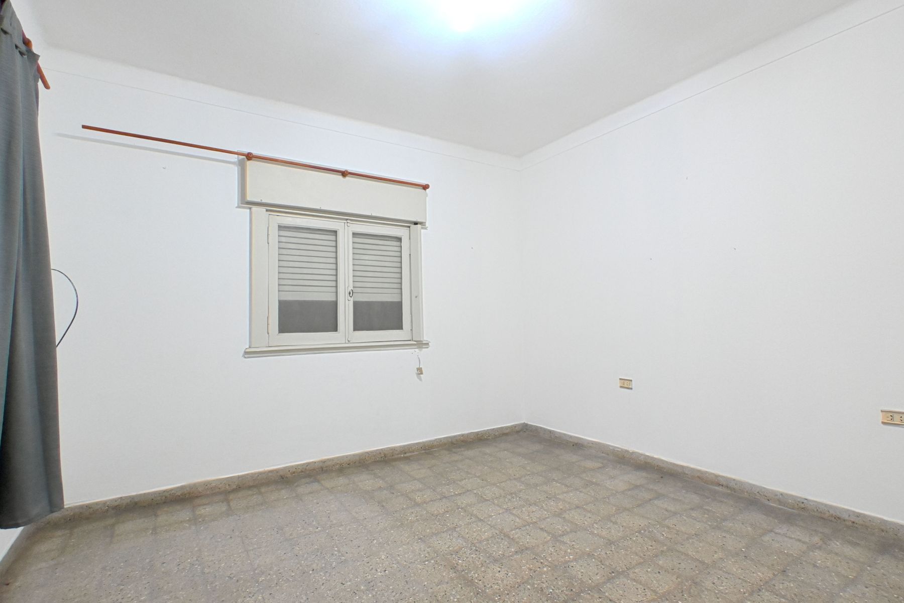 Venta Casa 4 Ambientes Con Cochera y Patio En El Palomar — foto 3