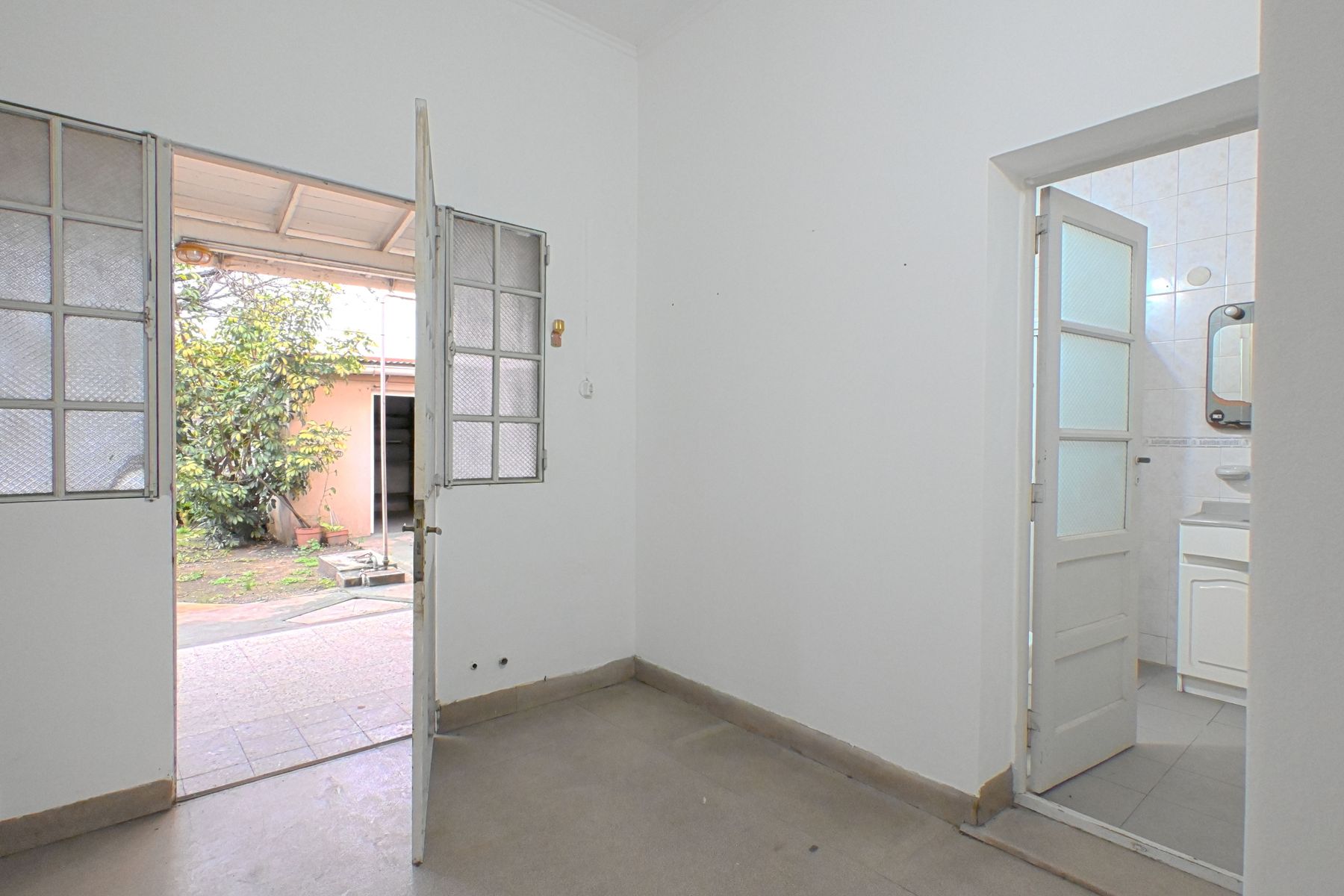Venta Casa 4 Ambientes Con Cochera y Patio En El Palomar — foto 6