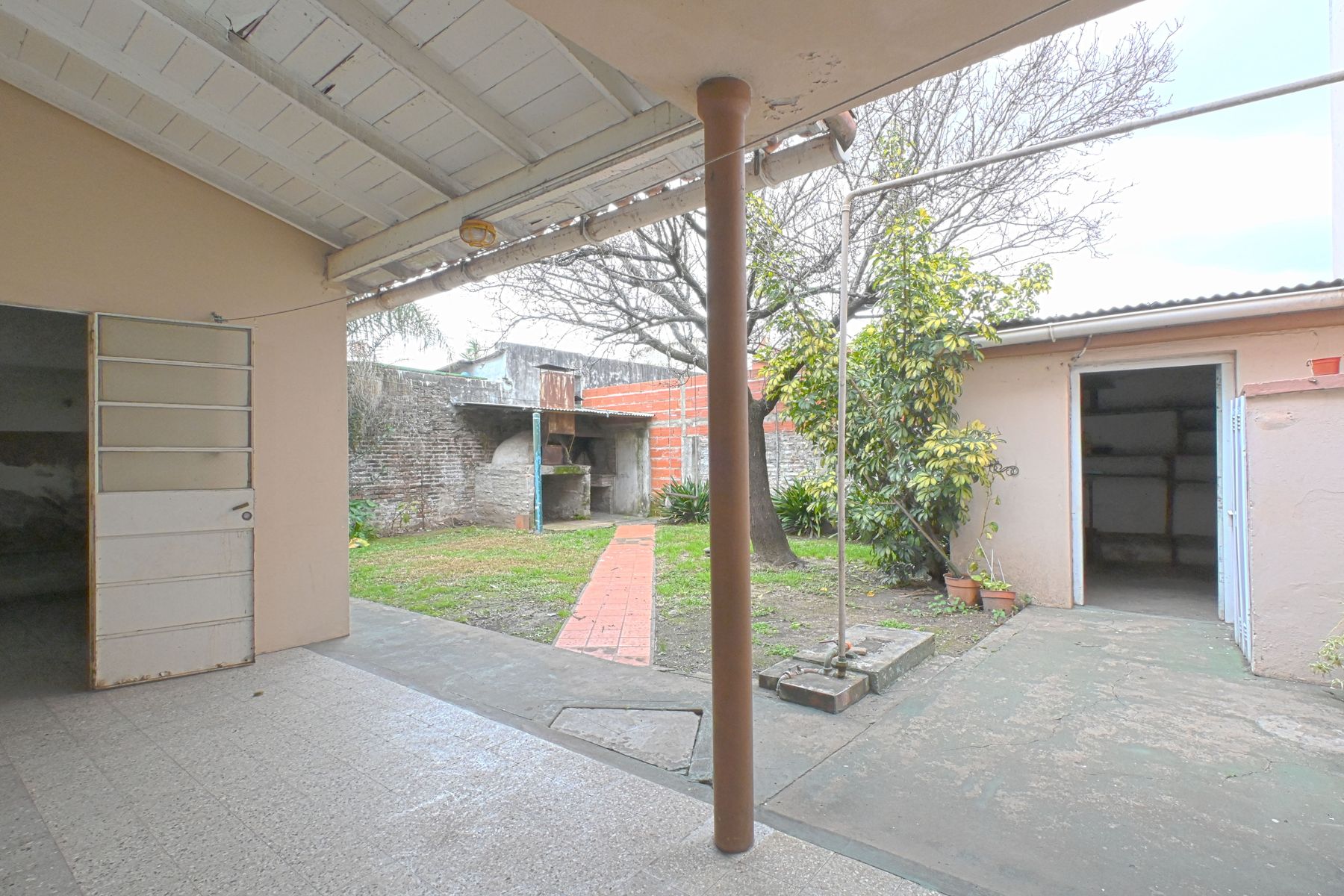 Venta Casa 4 Ambientes Con Cochera y Patio En El Palomar — foto 8