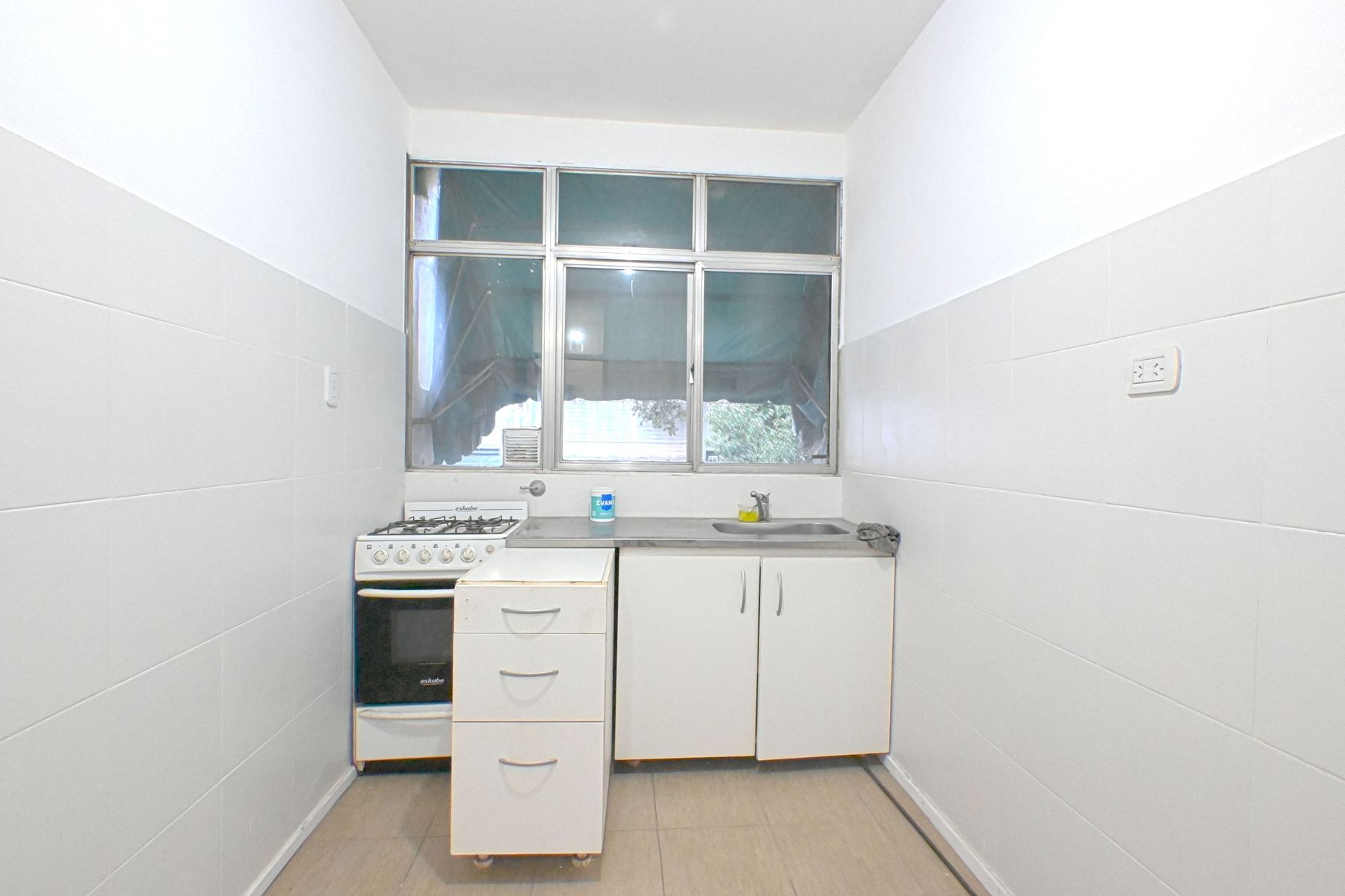 Venta Departamento 3 Ambientes Tercer Piso Frente Ciudad Jardin — foto 2