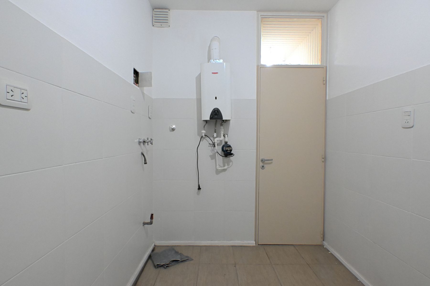 Venta Departamento 3 Ambientes Tercer Piso Frente Ciudad Jardin — foto 3