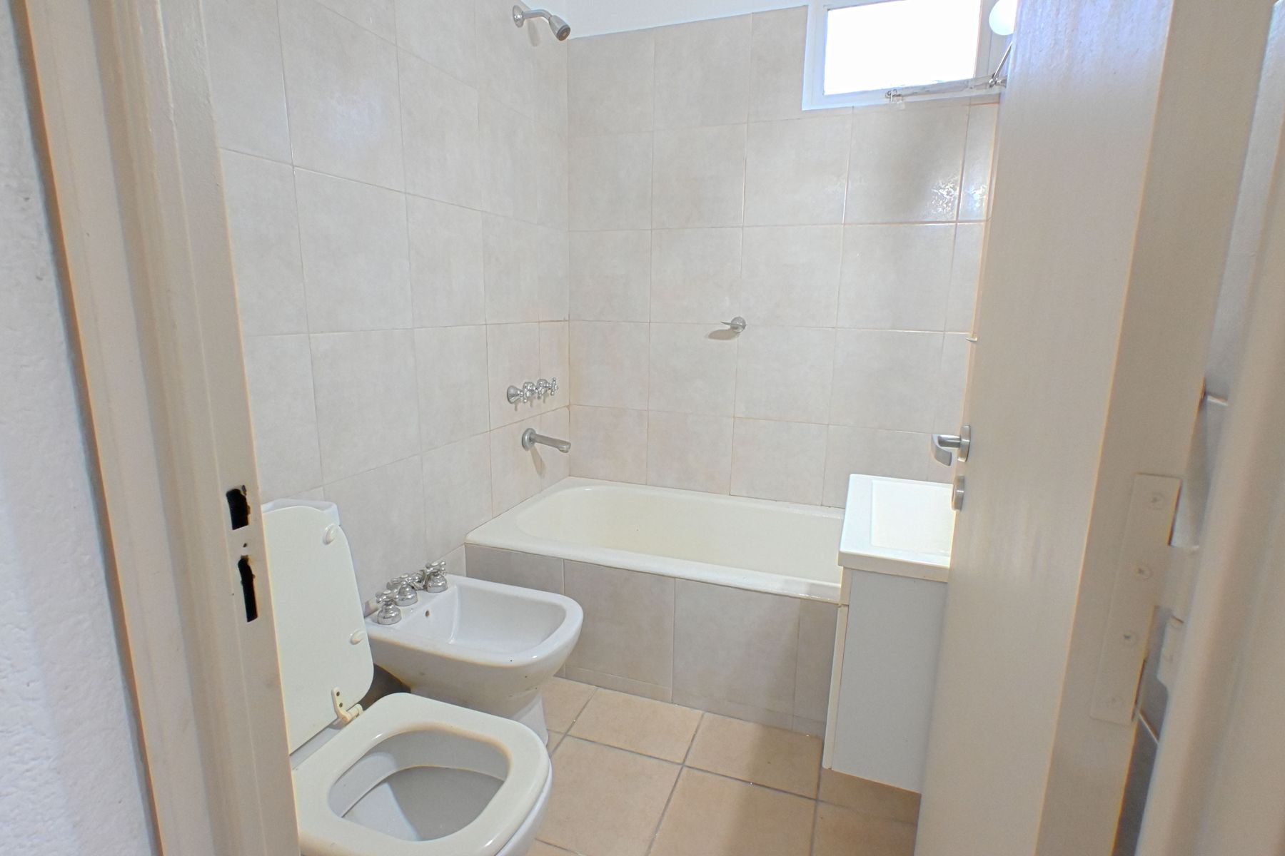 Venta Departamento 3 Ambientes Tercer Piso Frente Ciudad Jardin — foto 8