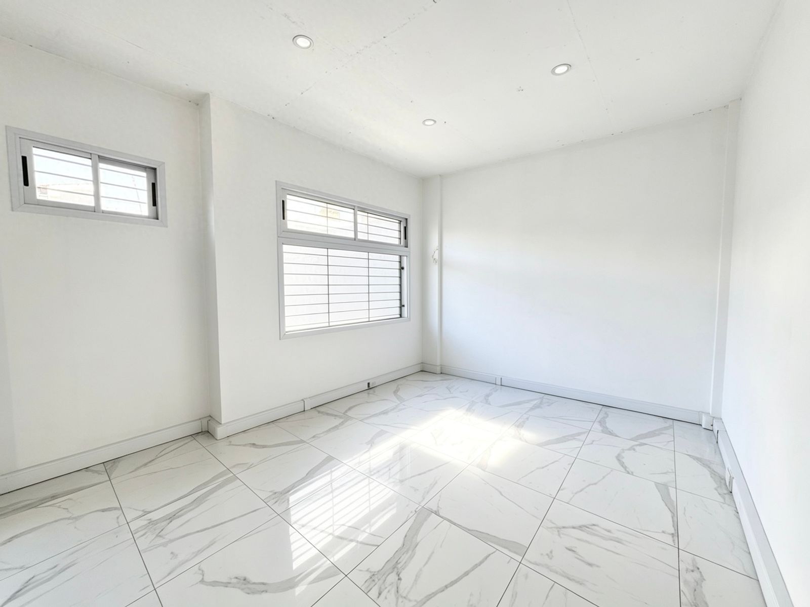 Venta Local Comercial Con Amplio Parque En Haedo - 6