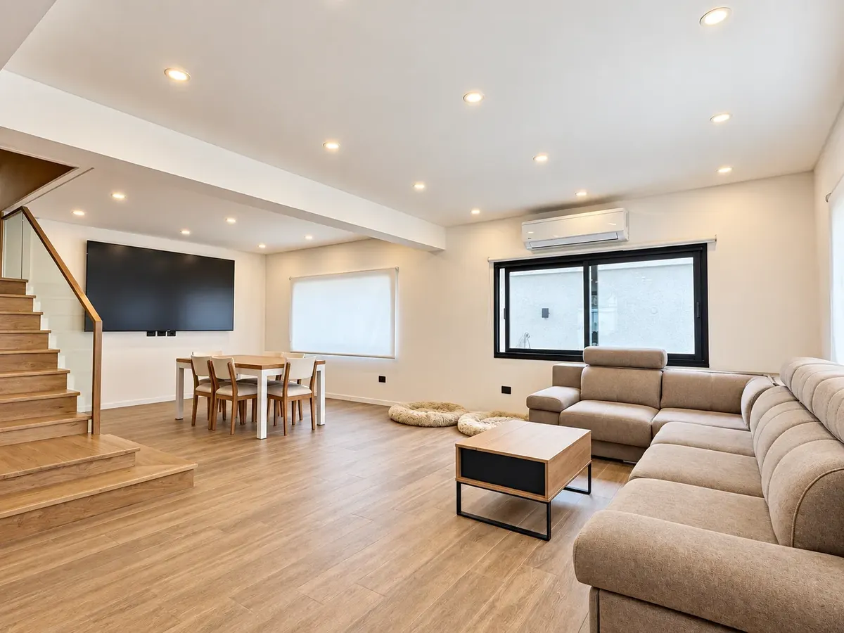 Casa En Venta 6 Ambientes Renovada En Ciudad Jardin - 4