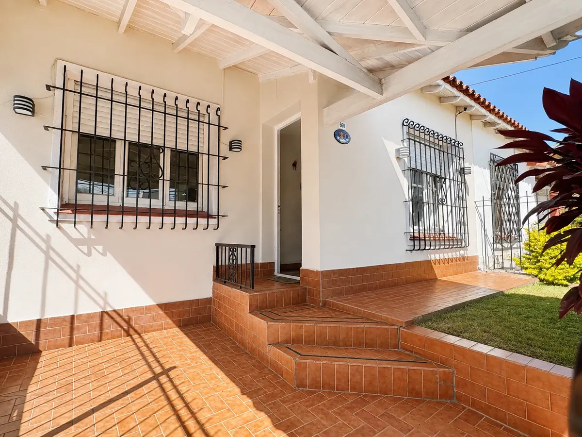 Venta Casa 7x20 4 Ambientes En Ciudad Jardin - 2